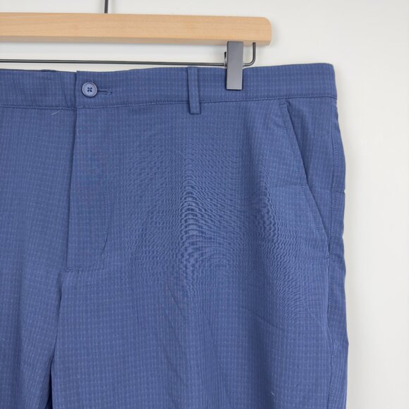 Greg Norman Men's Tech Short, Size 40 - Picture 2 of 5